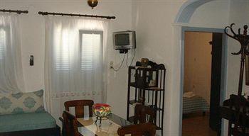 אימרוביגלי Irini Villas Resort מראה חיצוני תמונה